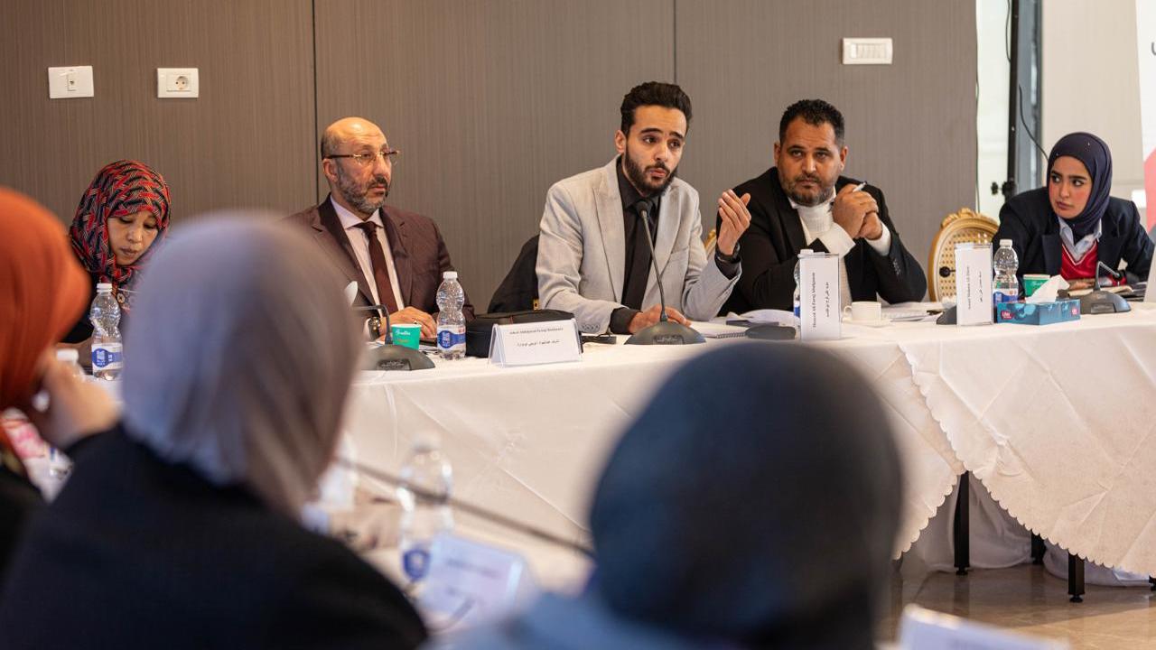 مداولات ما بين أعضاء محور الحوكمة بالحوار المهيكل