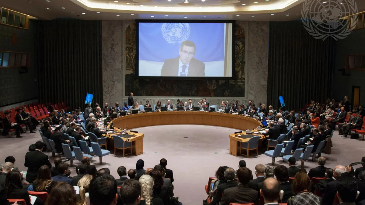 A wide view of the Security Council Chamber as Bernardino Léon (shown on screen), Special Representative of the Secretary-General and Head of the UN Support Mission in Libya (UNSMIL), briefs the Council via video conference on the situation in that country.