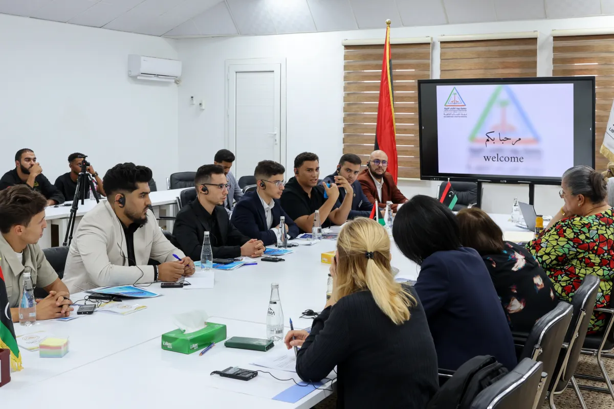 Youth in Zawiya speaking to the SRSG