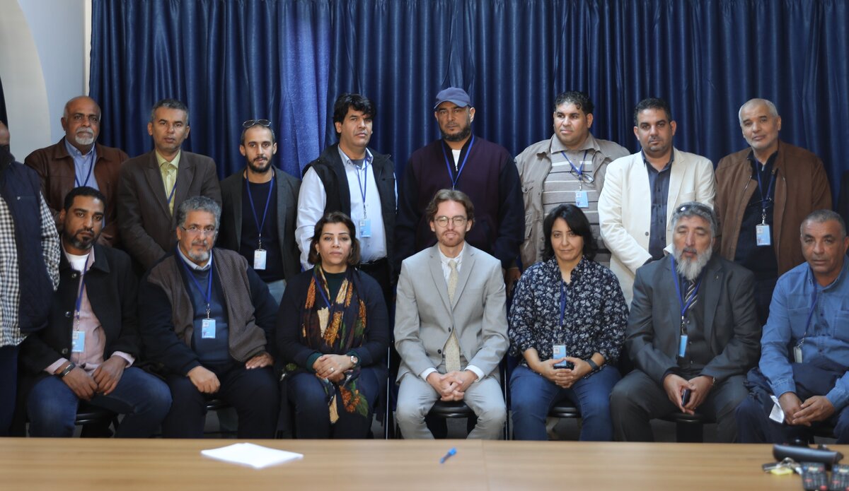 Group photo of Labour Union representatives with members of UNSMIL