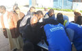 بيان صحفي مشترك: مفوضية الأمم المتحدة لشؤون اللاجئين توزع مواد إغاثة للنازحين في ليبيا